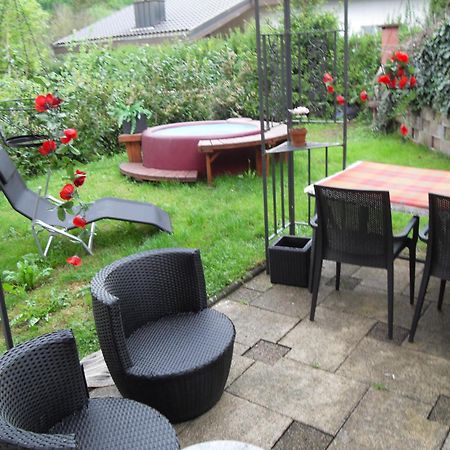 Hofstetten-Fluh Bed&Breakfast In Flueh חדר תמונה